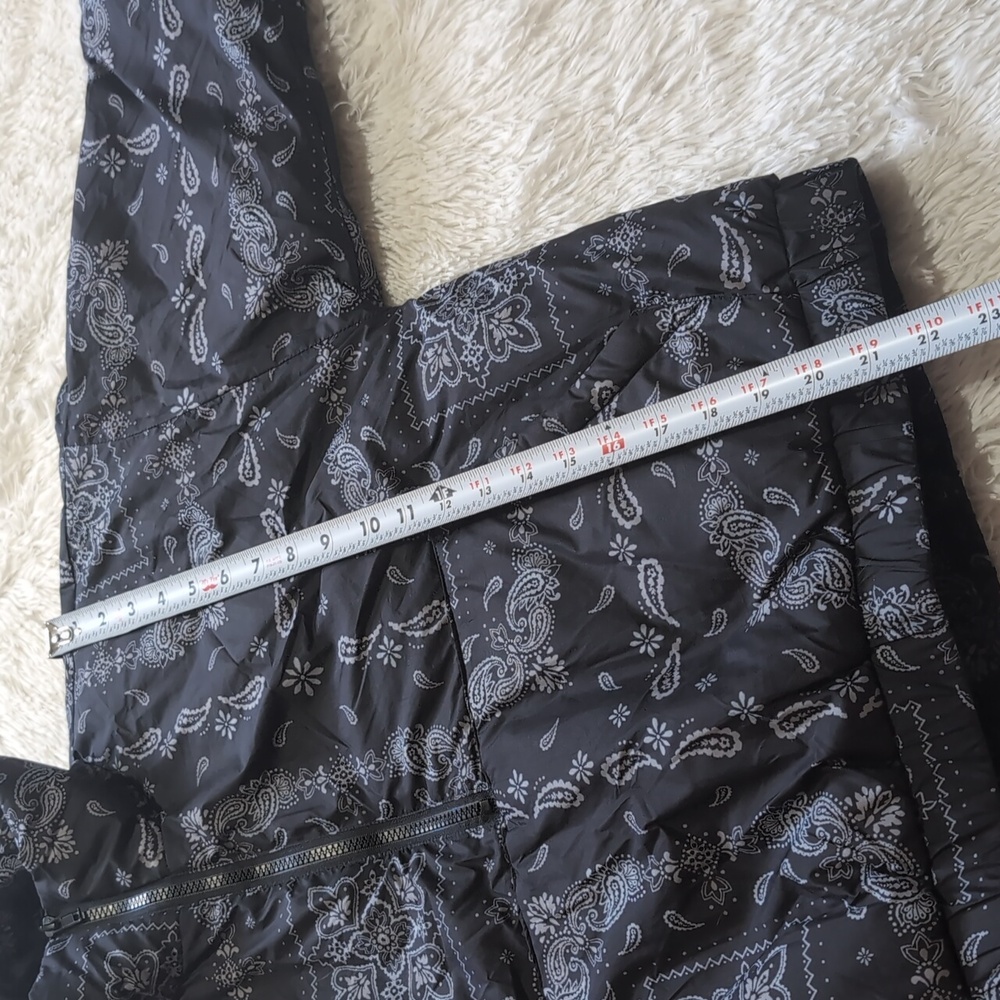 Forever 21 Paisley Puffer Half Zip Black & Grey Oversized Pullover Coat XS - Picture 11 of 11
